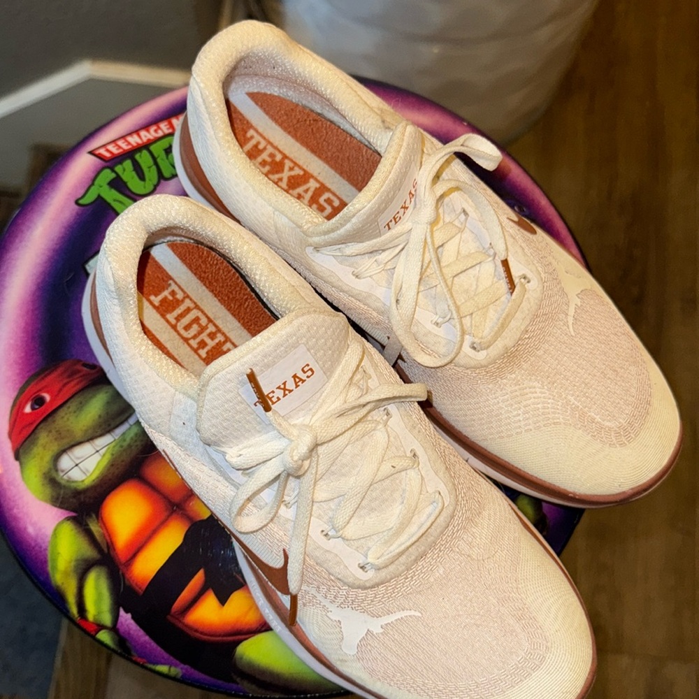 Men’s Nike free Texas Longhorn sneakers
